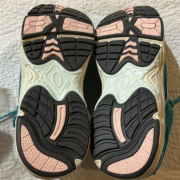 Vionic Suede Lace up Lake Blue Sneaker. NIOB. 8.5 - Picture 6 of 9